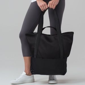 Lululemon Hot Mesh Tote